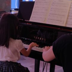アンネの音楽教室　ピアノ女子